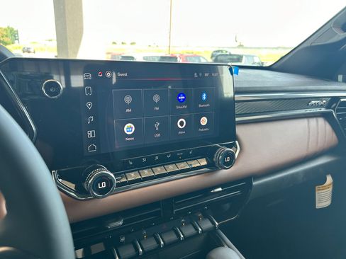 New 2025 GMC Canyon AT4 w/ Nightfall Edition image 17