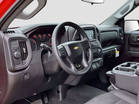 Used 2025 Chevrolet Silverado 1500 Custom image 9