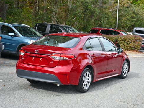Used 2024 Toyota Corolla LE image 4