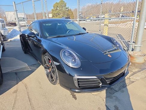 Used 2017 Porsche 911 Carrera 4S image 2