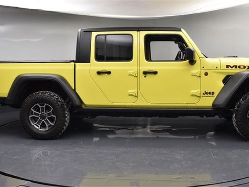 Used 2024 Jeep Gladiator Mojave w/ Technology Group image 8