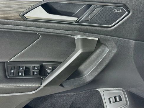 Certified 2022 Volkswagen Tiguan SEL R-Line AWD/4WD image 11