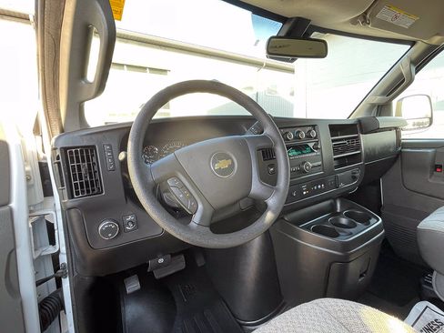 Used 2025 Chevrolet Express 3500 LT w/ LT Preferred Equipment Group RWD image 23