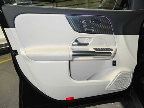 Used 2025 Mercedes-Benz GLA 250 4MATIC image 21