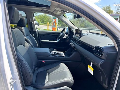 New 2026 Honda Pilot Touring image 8