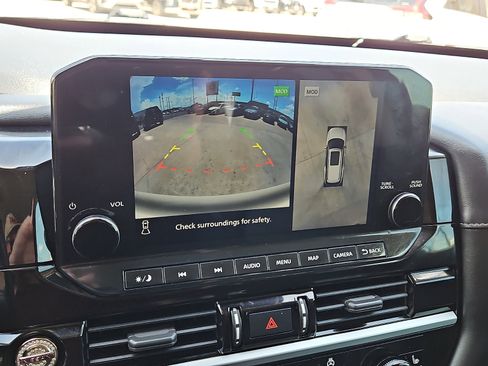 Used 2022 Nissan Pathfinder SL FWD image 15