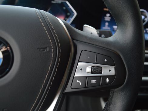 Used 2025 BMW X5 xDrive40i AWD/4WD image 16