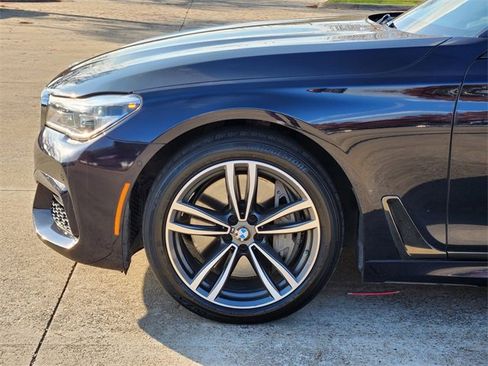 Used 2019 BMW 750i xDrive w/ Executive Package image 8