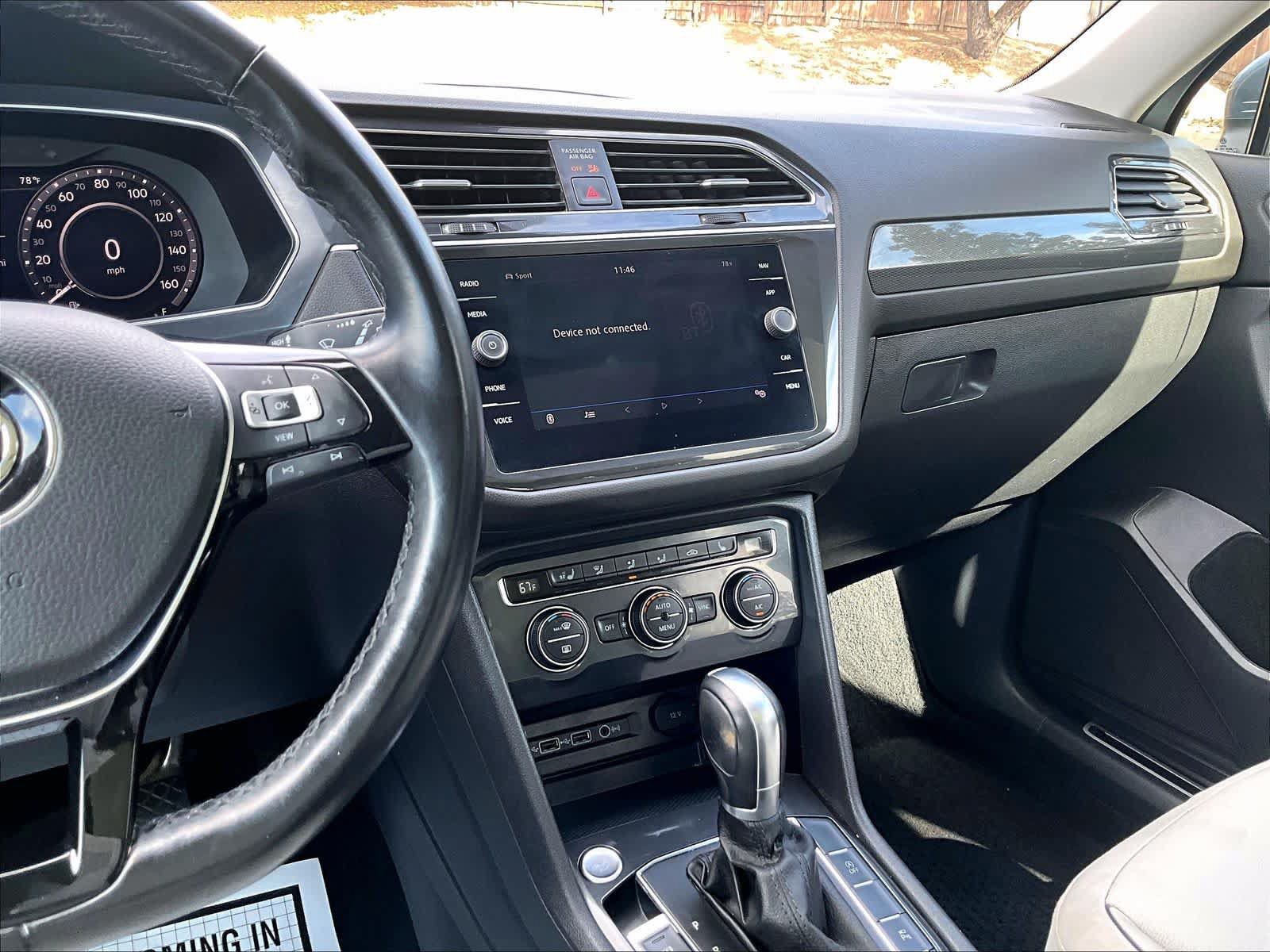 Used 2019 Volkswagen Tiguan SEL Premium w/ 3rd Row Seat Package AWD/4WD image 9