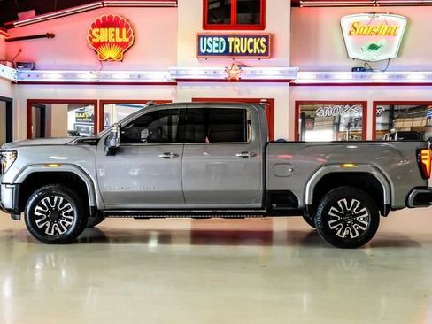 Used 2025 GMC Sierra 2500 Denali Ultimate AWD/4WD image 13