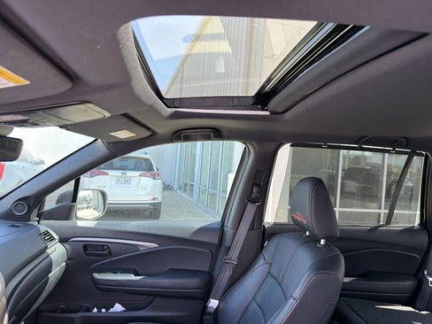 Used 2023 Honda Passport TrailSport image 15