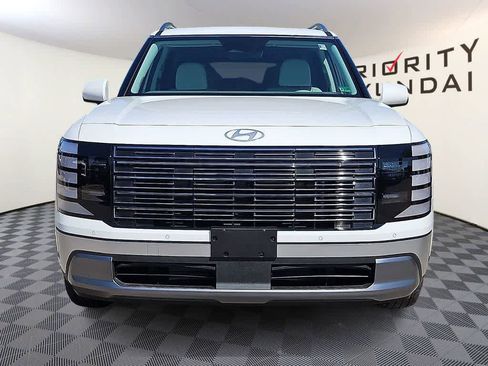 Used 2026 Hyundai Palisade SEL FWD image 2