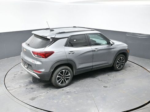 Used 2025 Chevrolet TrailBlazer LT w/ Driver Confidence Package image 14