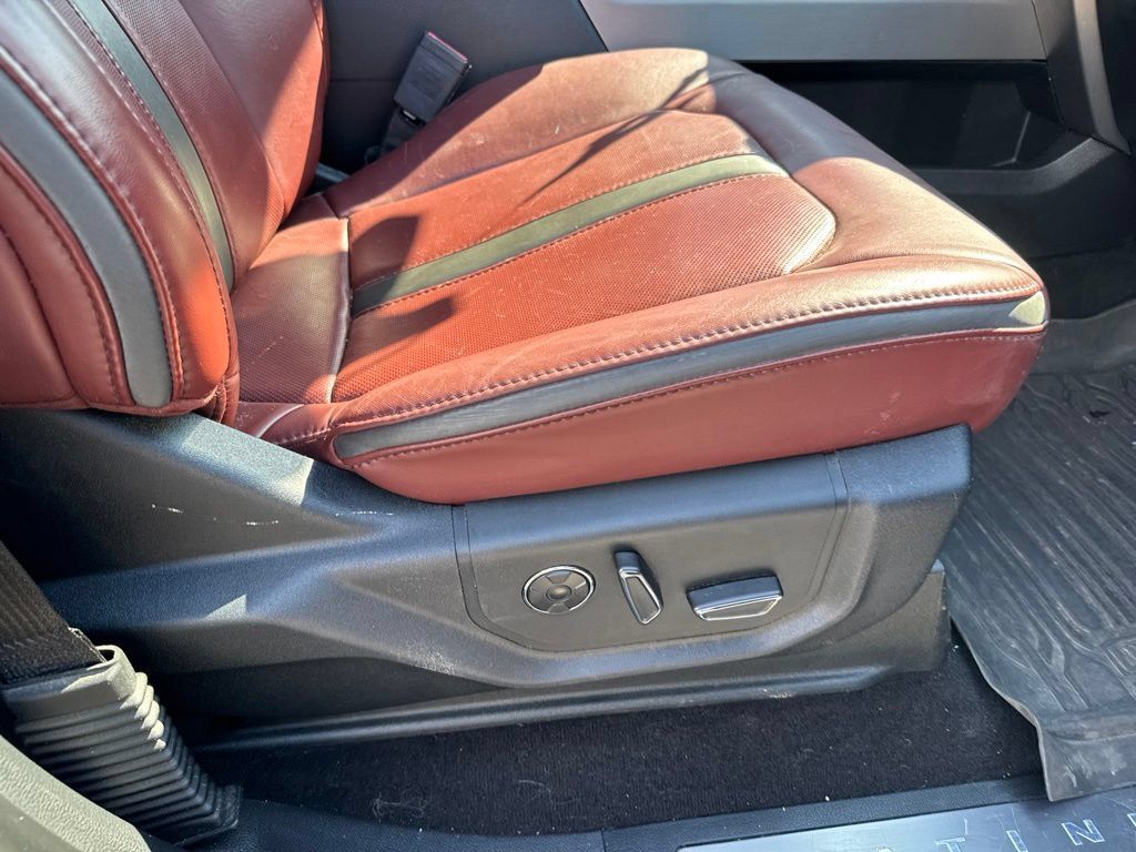 Used 2019 Ford F150 Platinum w/ Equipment Group 701A Luxury AWD/4WD image 9