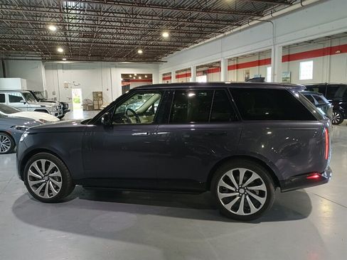 Used 2023 Land Rover Range Rover SE AWD/4WD image 2
