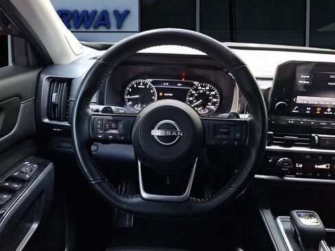 Used 2023 Nissan Pathfinder SL w/ SL Premium Package AWD/4WD image 15