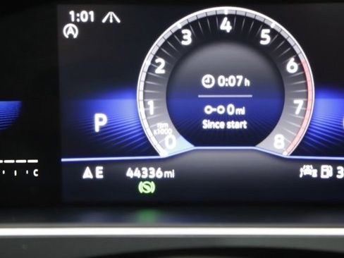 Used 2022 Volkswagen Tiguan SE image 30