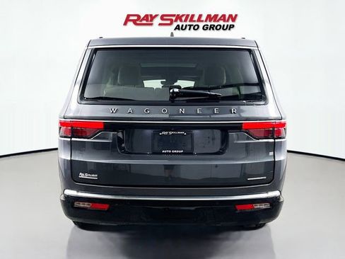 Used 2022 Jeep Wagoneer Series III w/ Premium Group I AWD/4WD image 6