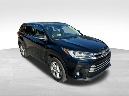 Used 2017 Toyota Highlander Limited image 7