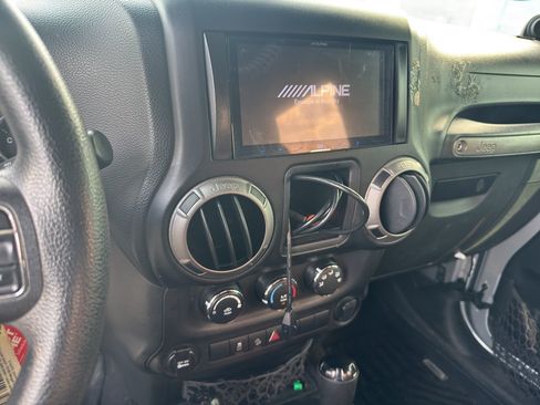 Used 2012 Jeep Wrangler Sport AWD/4WD image 9