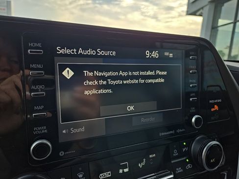 Used 2021 Toyota Highlander XLE image 53