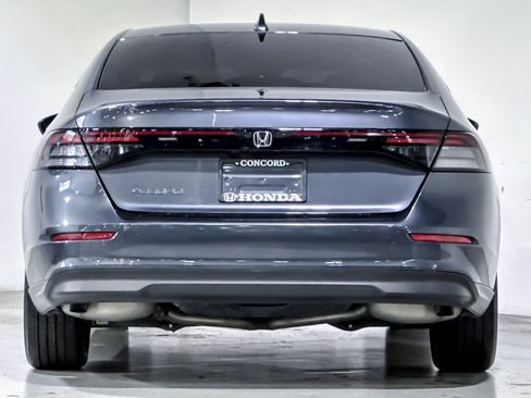 Used 2023 Honda Accord EX image 10