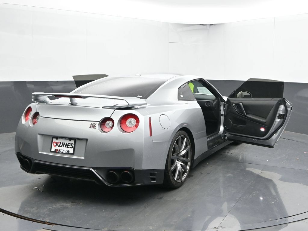 Used 2012 Nissan GT-R Premium AWD/4WD image 57