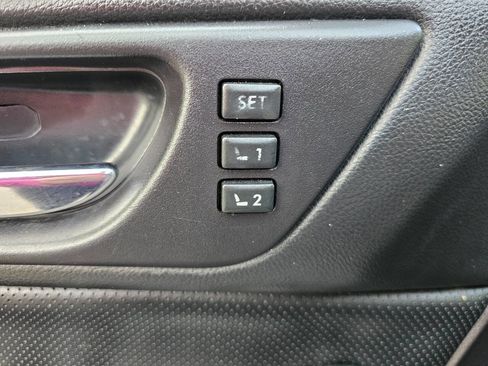 Used 2017 Subaru Legacy 3.6R Limited image 10