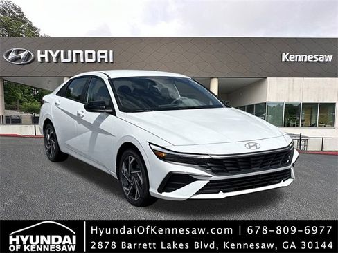 New 2025 Hyundai Elantra SEL image 1