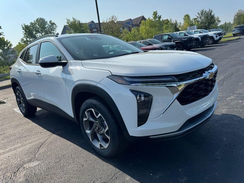 New 2026 Chevrolet Trax LT w/ Driver Confidence Package FWD image 26