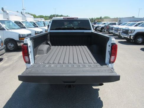 Certified 2025 GMC Sierra 2500 Pro w/ 1SA Pro Safety Plus Package AWD/4WD image 24