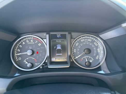 Used 2022 Toyota Tacoma TRD Sport image 19