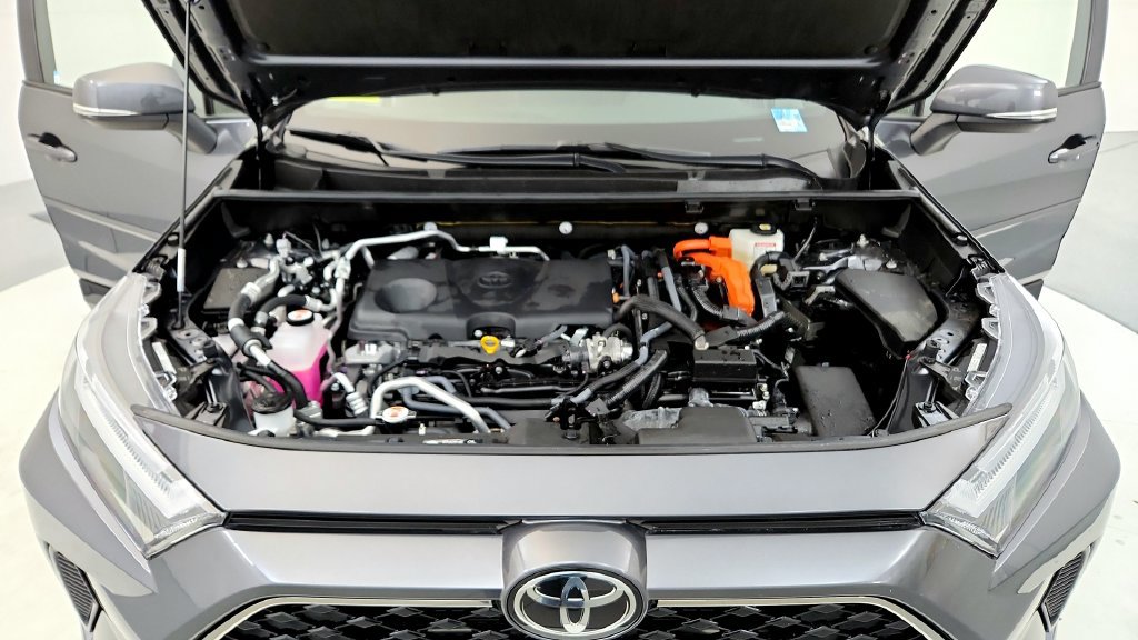 Certified 2025 Toyota RAV4 SE w/ Weather & Moonroof Package AWD/4WD image 15