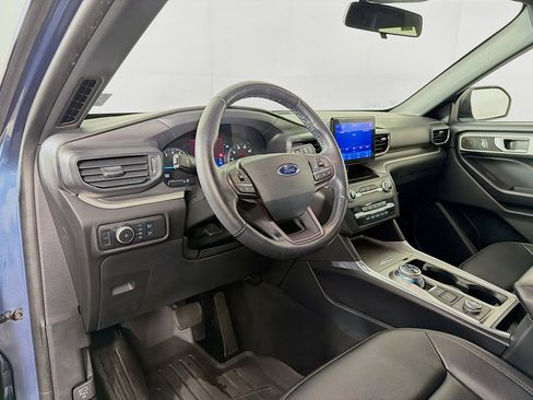 Used 2020 Ford Explorer XLT w/ Equipment Group 202A image 10