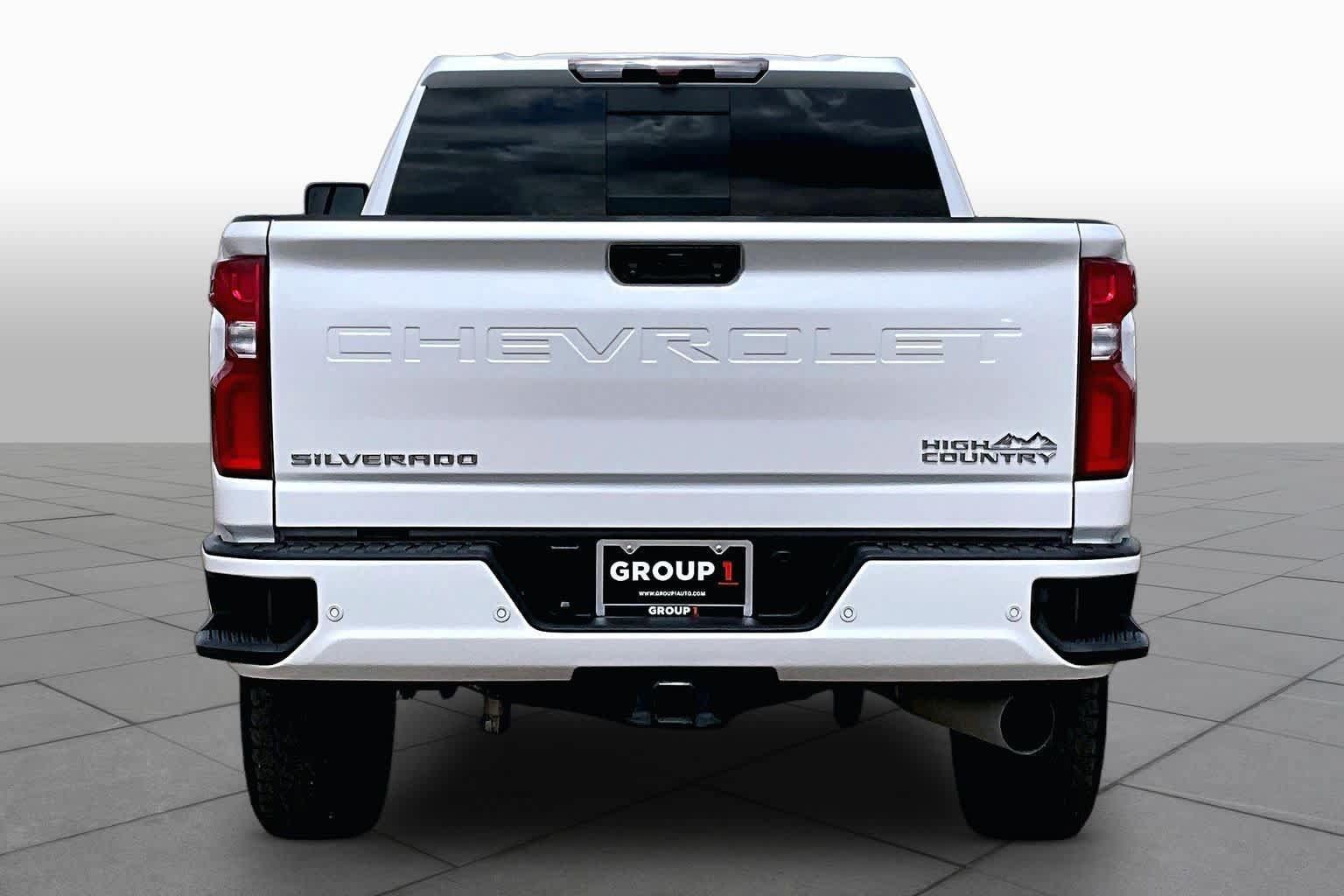 Used 2023 Chevrolet Silverado 2500 High Country w/ Z71 Off-Road Package AWD/4WD image 4