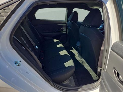 Used 2025 Hyundai Elantra Sport image 26