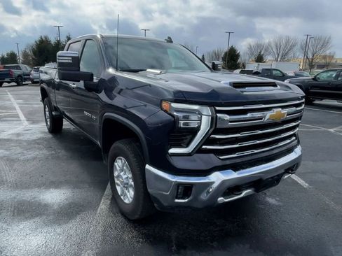 Used 2024 Chevrolet Silverado 2500 LTZ image 4