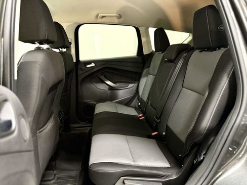 Used 2017 Ford Escape SE w/ Equipment Group 201A FWD image 15