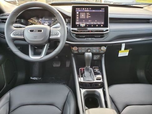 Used 2026 Jeep Compass Limited AWD/4WD image 19