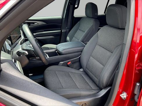 Used 2025 Chevrolet Traverse LT w/ Driver Confidence Package FWD image 24