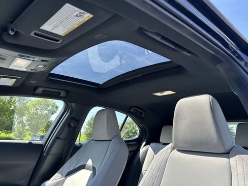 Used 2024 Lexus UX 250h FWD image 22