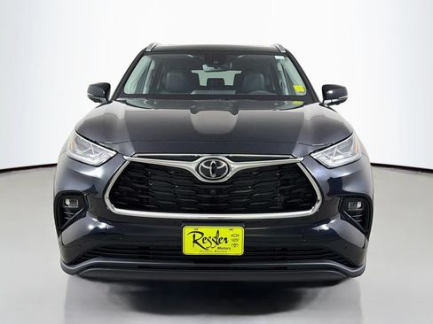 New 2026 Toyota Highlander Limited AWD/4WD image 2