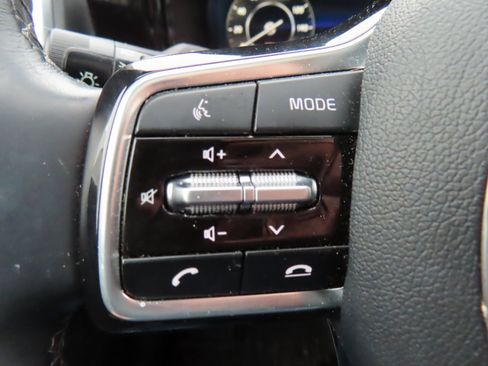 Used 2023 Kia Sorento SX image 19