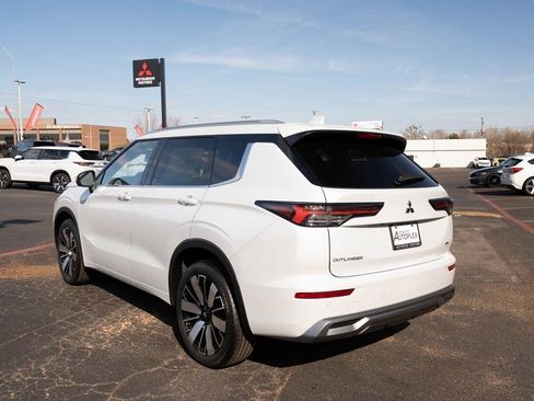 New 2026 Mitsubishi Outlander SEL image 10