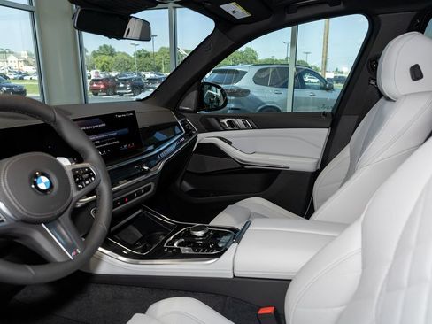 New 2026 BMW X5 xDrive40i w/ M Sport Package AWD/4WD image 8
