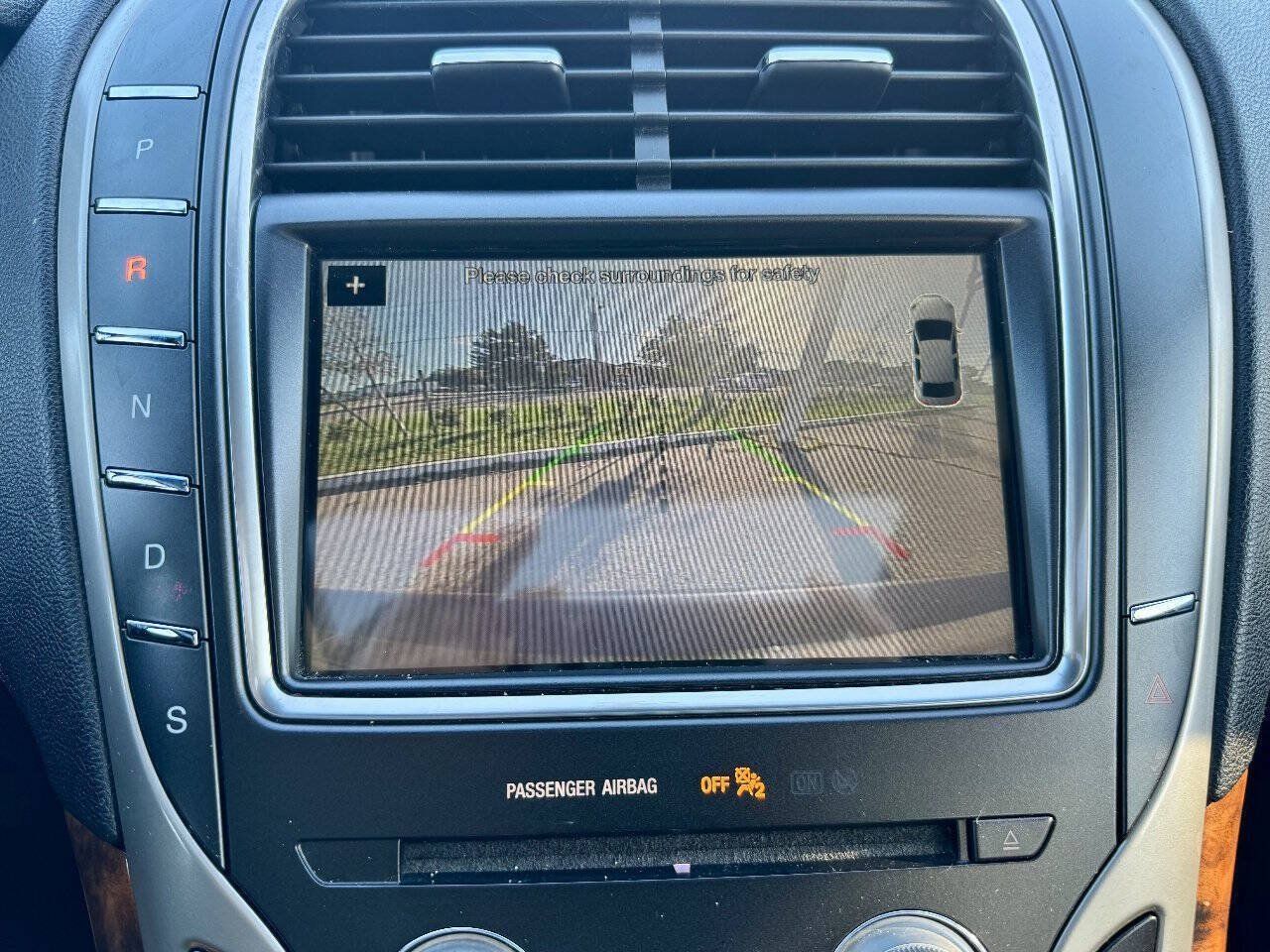Used 2017 Lincoln MKX Reserve FWD image 17