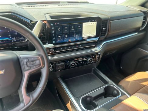 Used 2024 Chevrolet Silverado 3500 High Country w/ High Country Premium Package AWD/4WD image 6