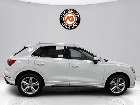 Used 2020 Audi Q3 2.0T Premium Plus w/ Premium Plus Package AWD/4WD image 2