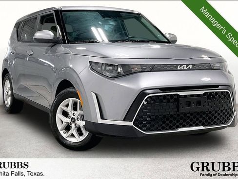 Used 2025 Kia Soul LX w/ LX Technology Package FWD image 1