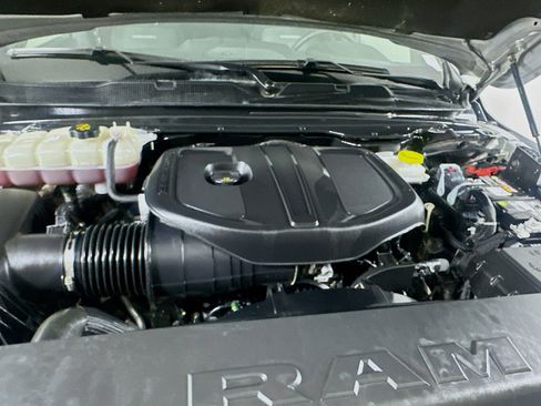 Used 2025 RAM 1500 Laramie image 29